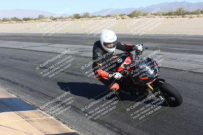 media/Dec-01-2025-Moto Forza (Mon) [[2daa91e15f]]/2-Intermediate Group/Session 4 (Turn 10 Inside)/